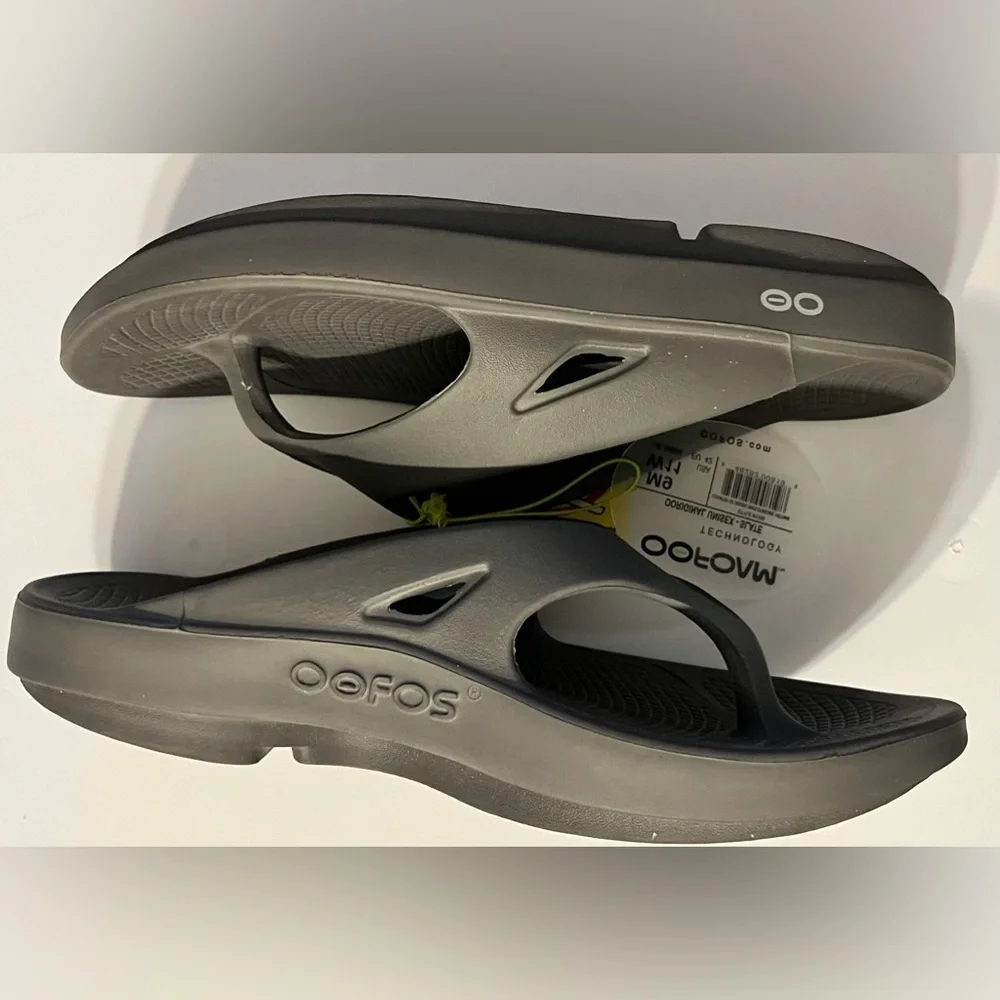 NWT- OOFOS OOriginal Sandal Lightweight Recovery Footwear - Machine Washable